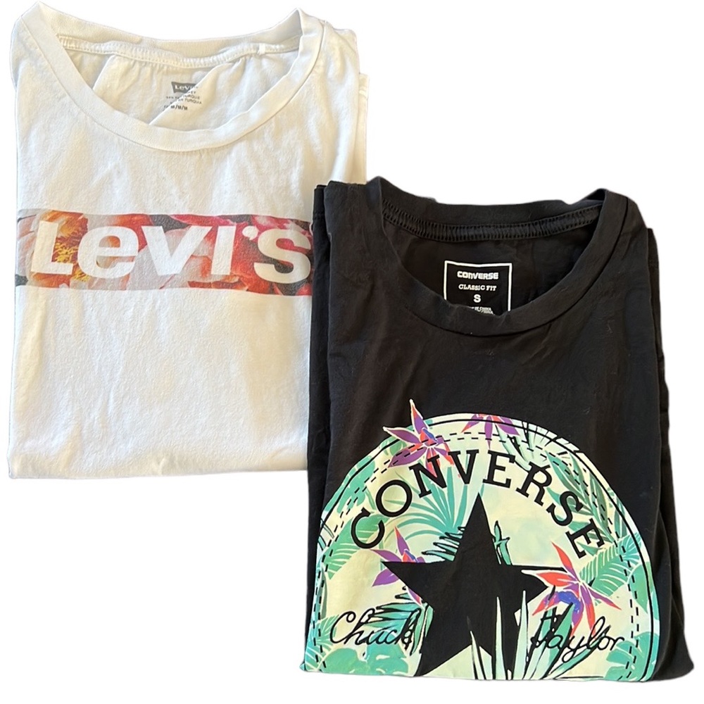 Bundle of 2 Womens screen print tshirts -Levi’s medium/Converse small